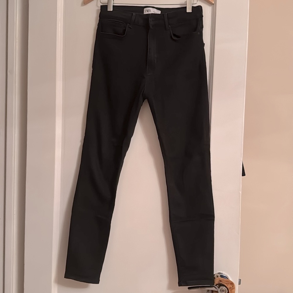 Zara - Black High Rise Skinny jeans - size 6